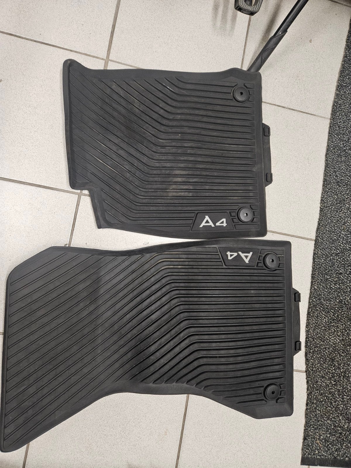 Rubberen mattenset voor Audi A4 Avant (model B9), Ophalen of Verzenden, Gebruikt