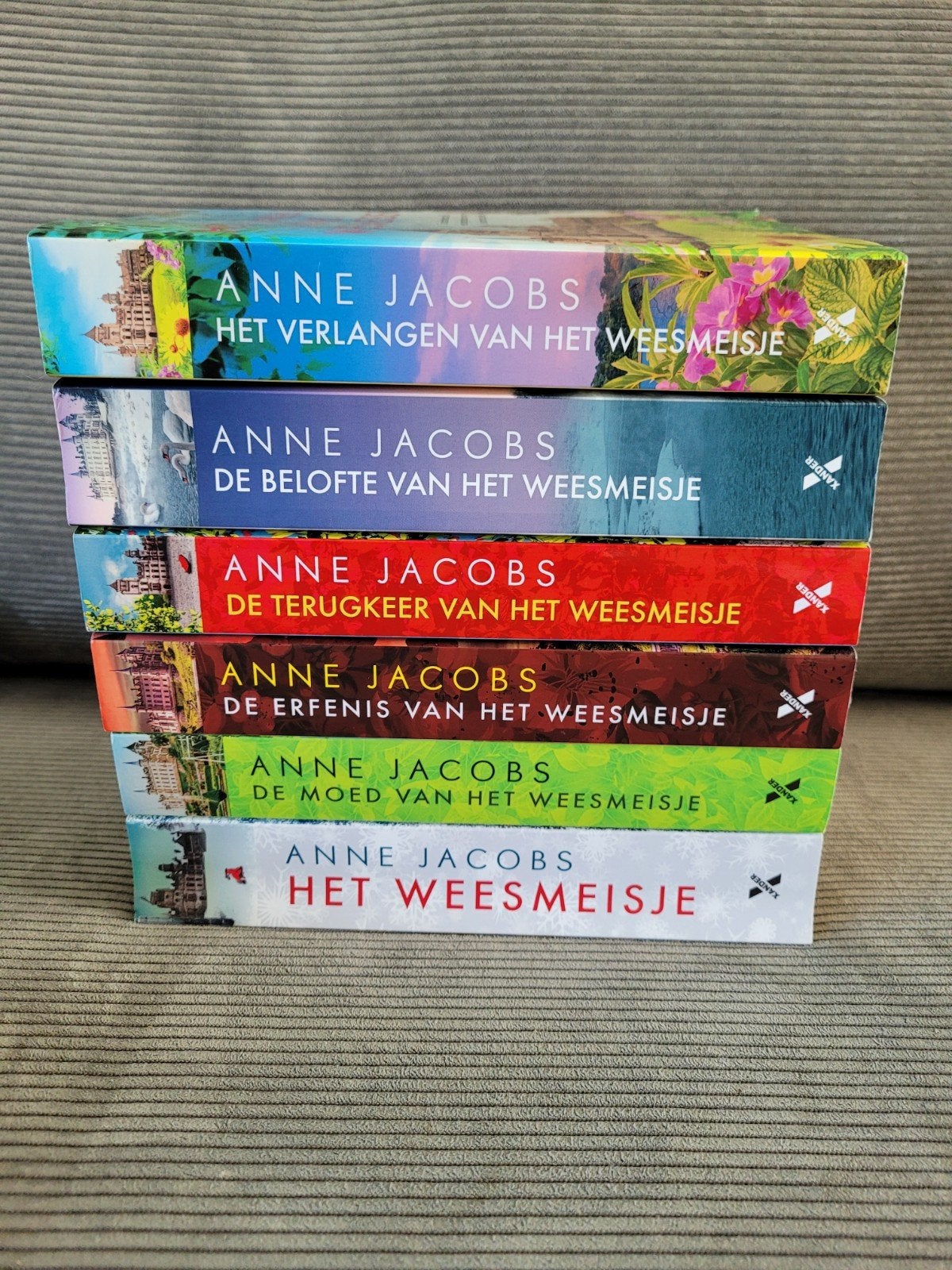 Prachtige serie van het weesmeisje (Anne Jacobs), Ophalen of Verzenden, Zo goed als nieuw