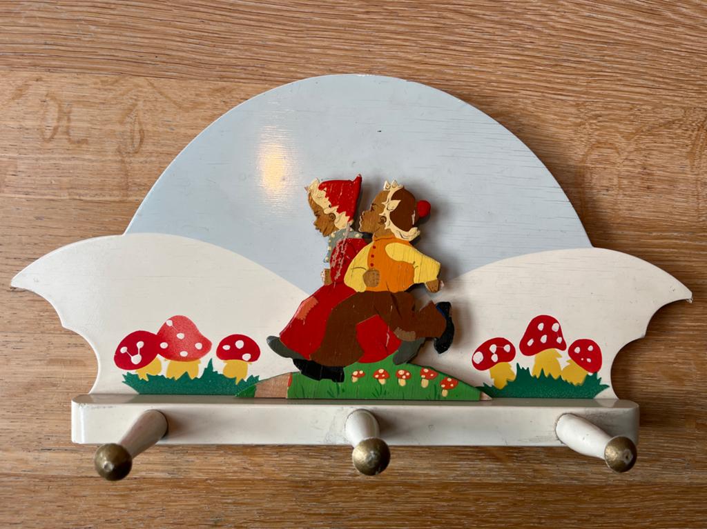 Vintage Kinderkapstokje met Kabouter en Paddenstoelen, Ophalen, Gebruikt, Minder dan 100 cm, Kinderkapstok