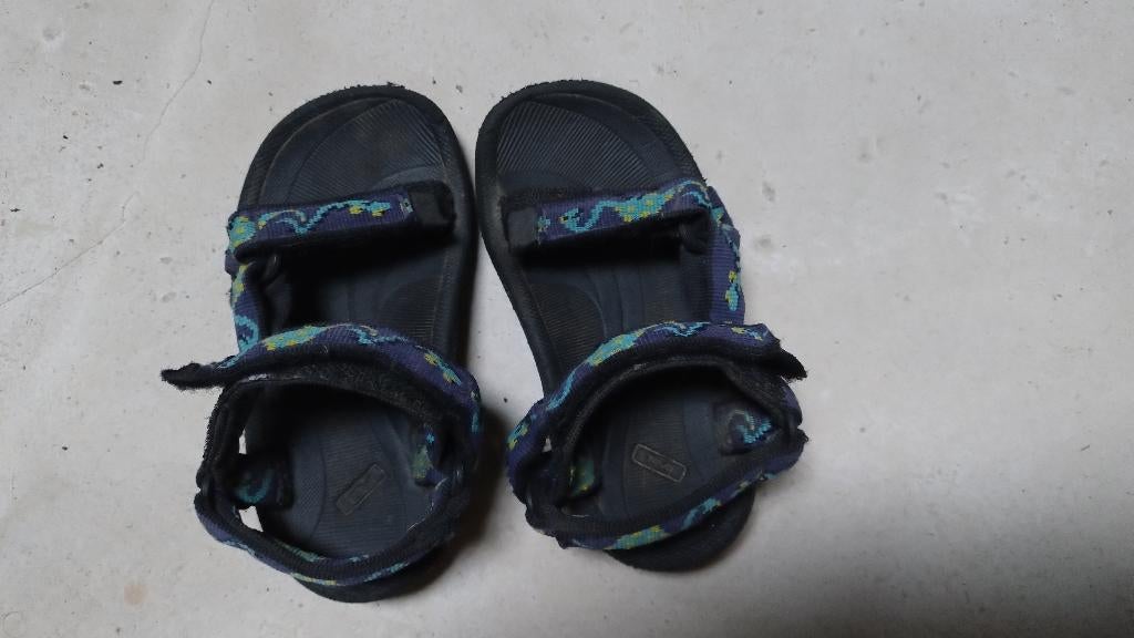 Teva Sandalen Maat 23.5, Kinderen en Baby's, Kinderkleding | Schoenen en Sokken, Ophalen, Gebruikt, Jongen of Meisje, Overige typen