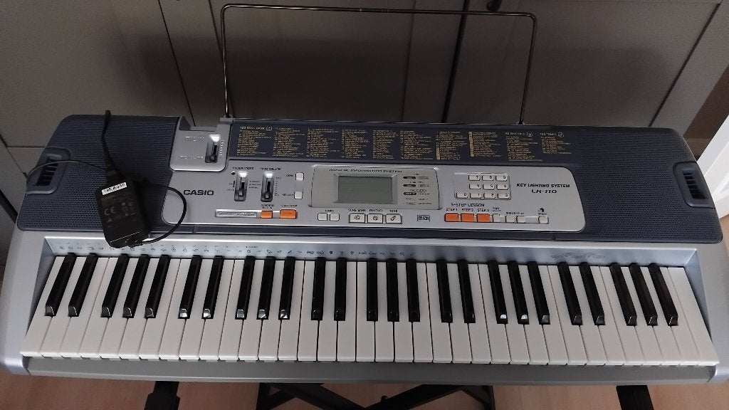 Casio keyboard, Muziek en Instrumenten, Keyboards, Ophalen, Casio, Met standaard, 61 toetsen