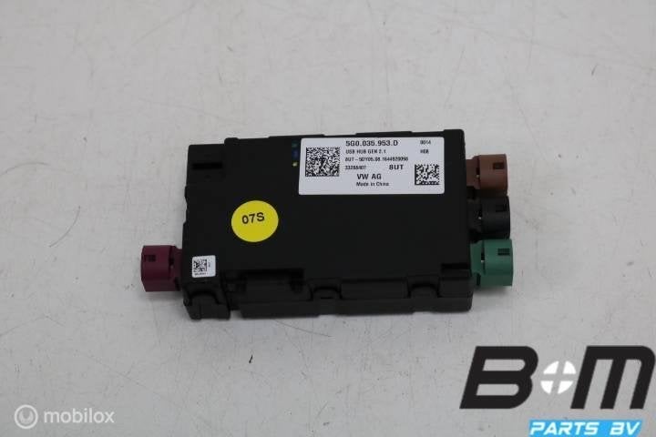 USB hub met spanningsomvormer VW Golf 7 5G0035953D, Auto diversen, Autoradio's, Gebruikt