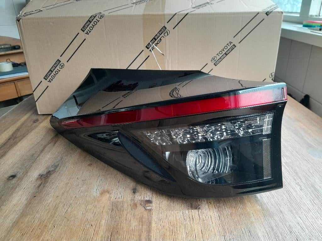 ACHTERLICHT LINKS - NIEUW - TOYOTA YARIS CROSS - PB1/PJ1, Verzenden, Nieuw, Toyota