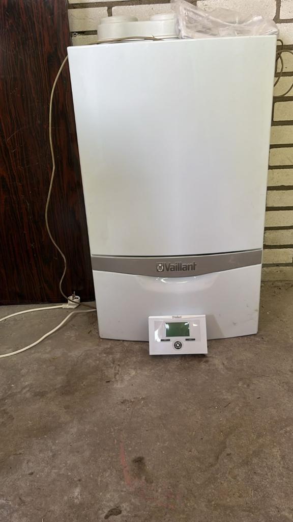 Vaillant EcoTec Plus CV-ketel met expansievat en thermostaat, Ophalen, Gebruikt, Cv-ketel of Combi-ketel, Hoog rendement (Hr)