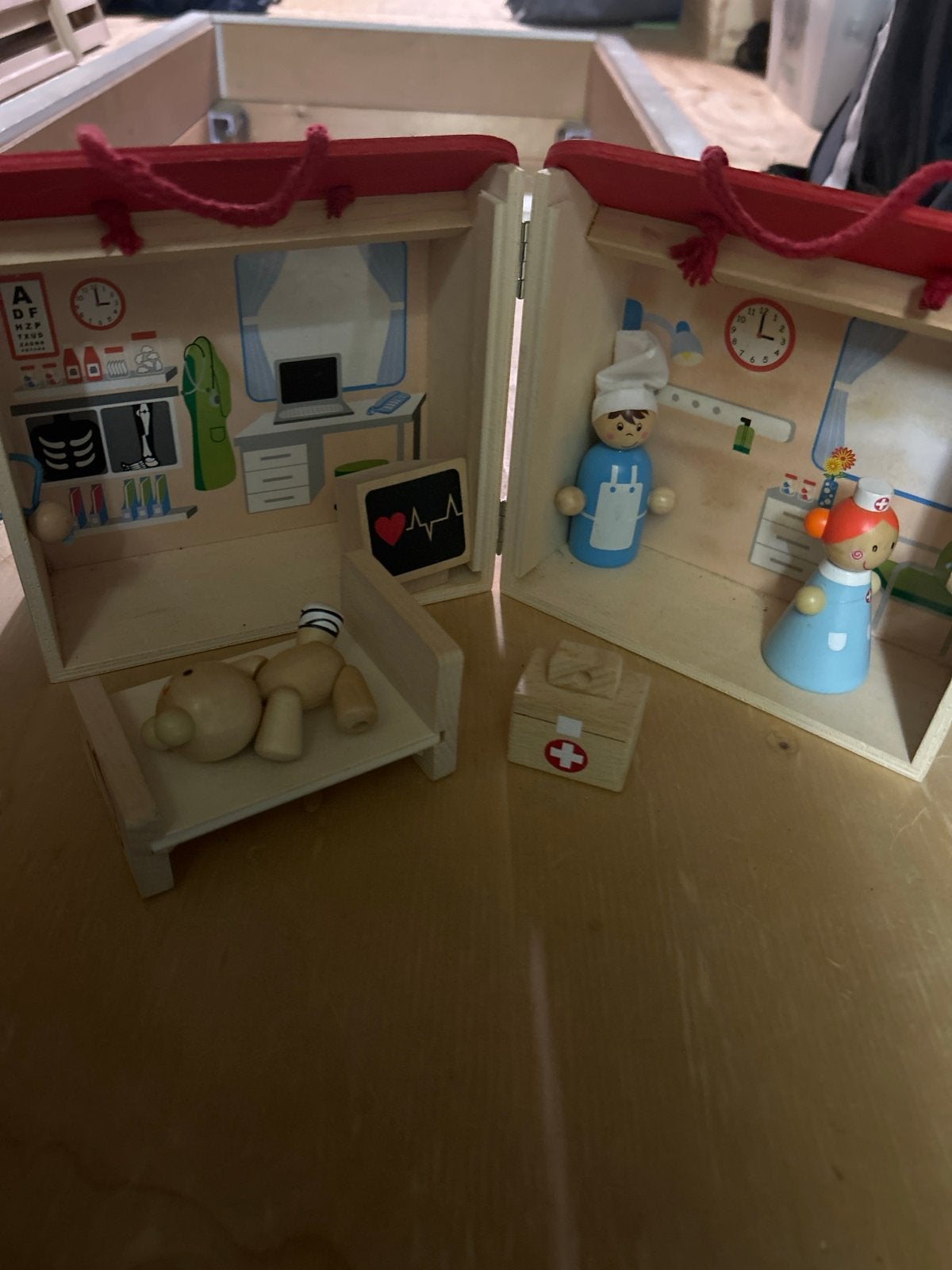 Houten Ziekenhuis Poppenset - Speelgoed voor Kinderen, Kinderen en Baby's, Speelgoed | Houten speelgoed, Ophalen of Verzenden