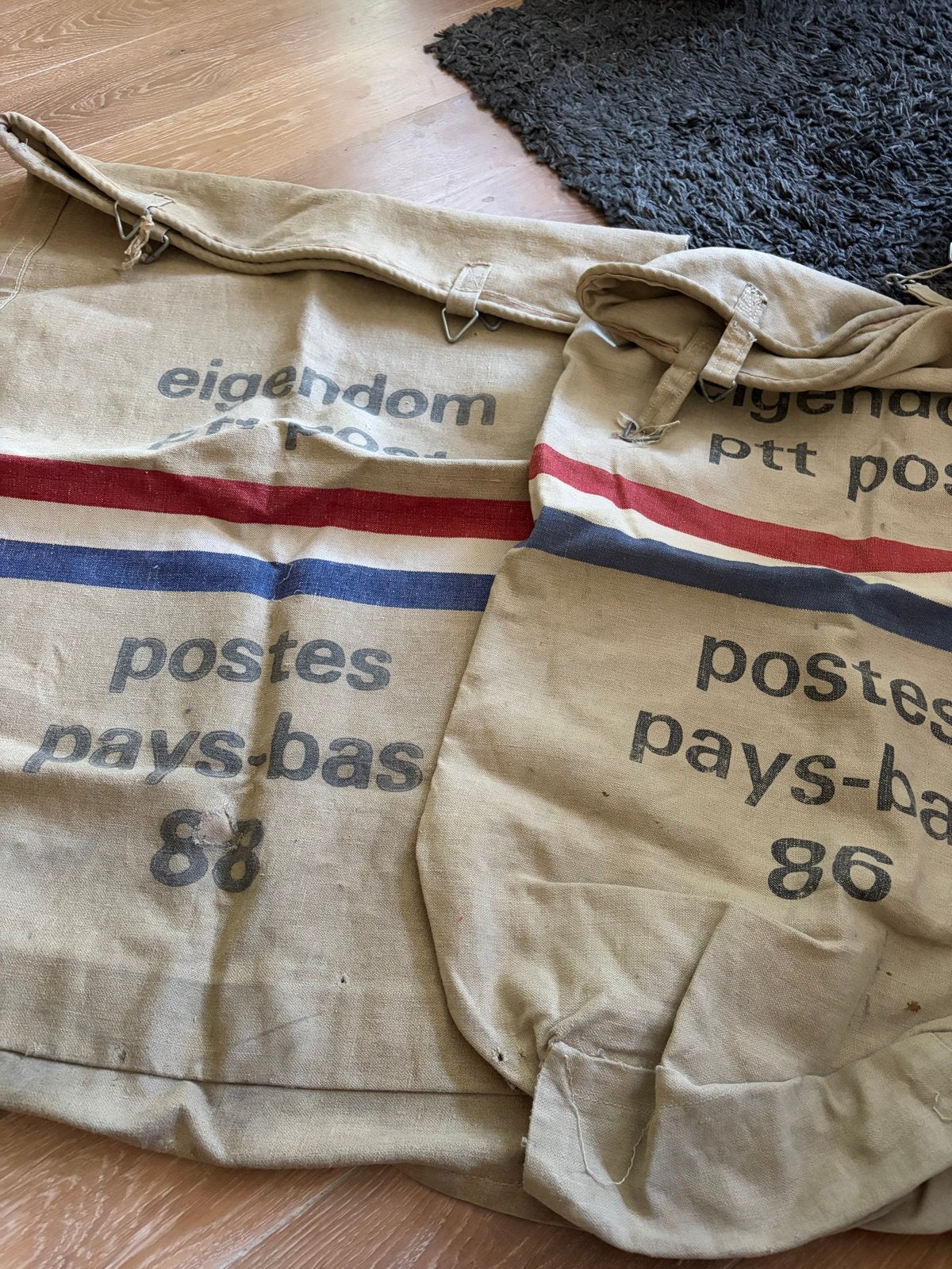 2 Vintage PTT Postzakken uit 1986 en 1988, Ophalen