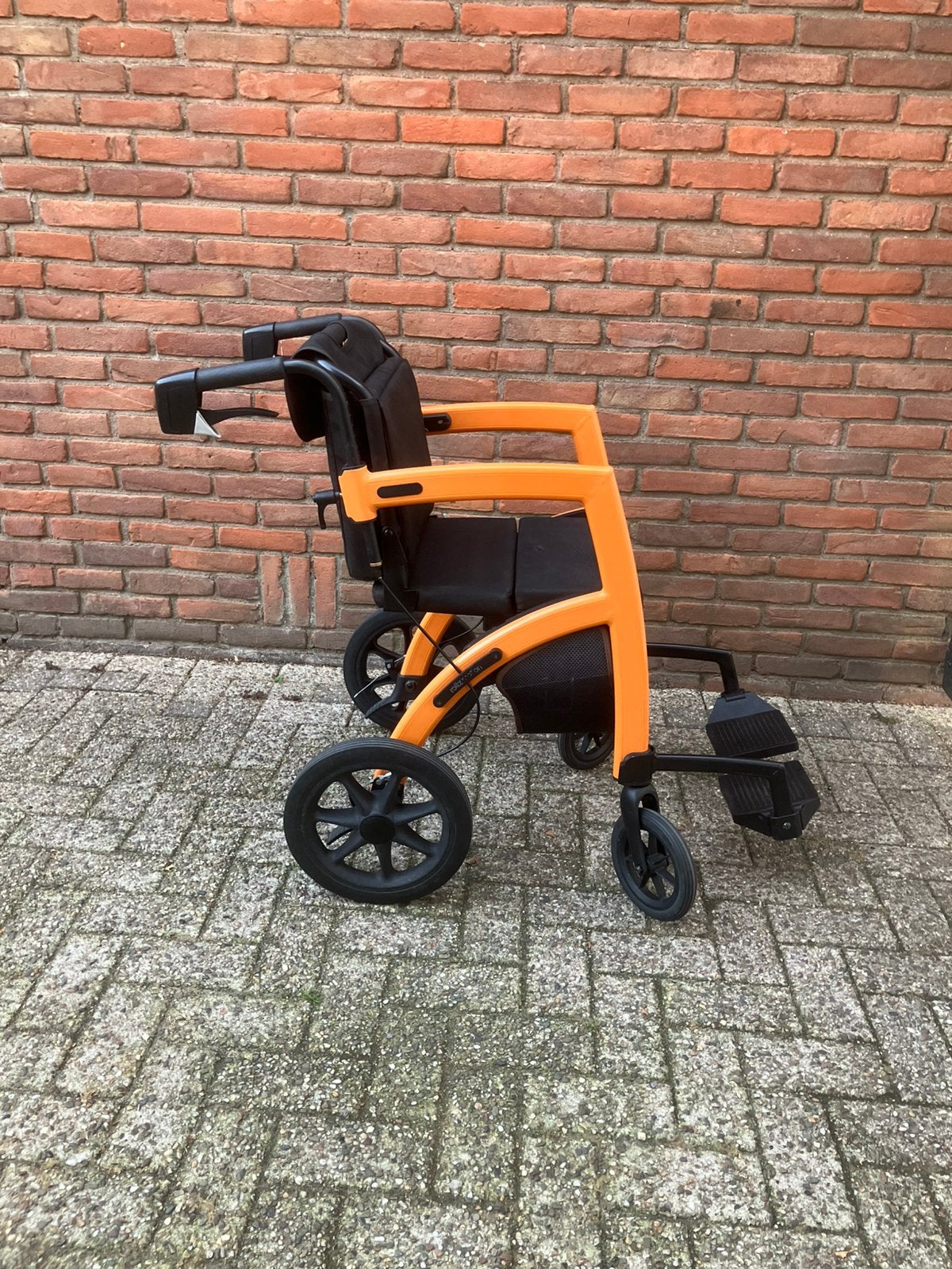 RollzMotion rolstoel 2in1 rolstoel rollator, Ophalen, Inklapbaar, Zo goed als nieuw, Duwrolstoel