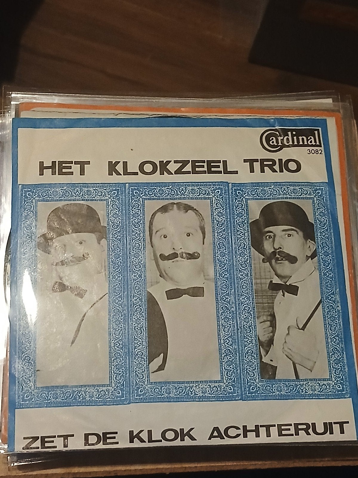 HET KLOKZEEL TRIO zet de klok achteruit CARDINAL 3082, Ophalen of Verzenden, Zo goed als nieuw, Overige formaten, Levenslied of Smartlap