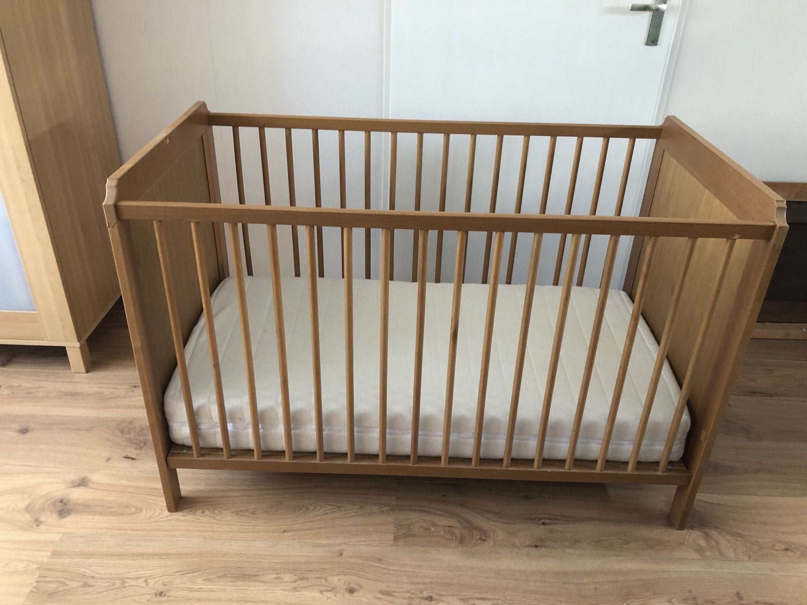 IKEA Leksvik Ledikant met Matras - zo goed als nieuw, Ophalen, Zo goed als nieuw, Ledikant