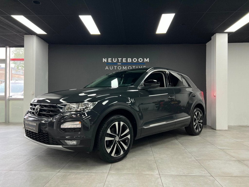 Volkswagen T-Roc 1.0 TSI united | Sfeer | Lane | Carplay, Voorwielaandrijving, Stof, Gebruikt, Zwart