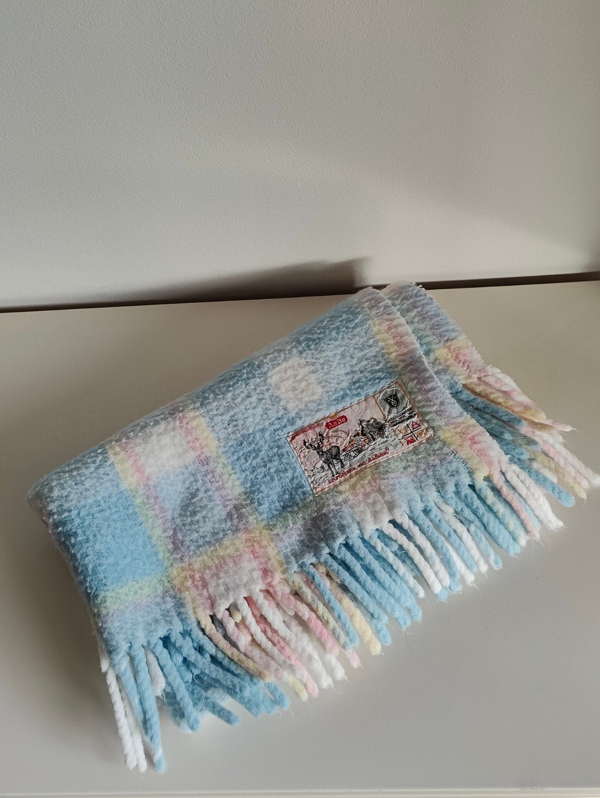 Vintage AaBe wollen babydeken wiegdeken pastel retro, Gebruikt, Ophalen of Verzenden, 95 cm, Wit