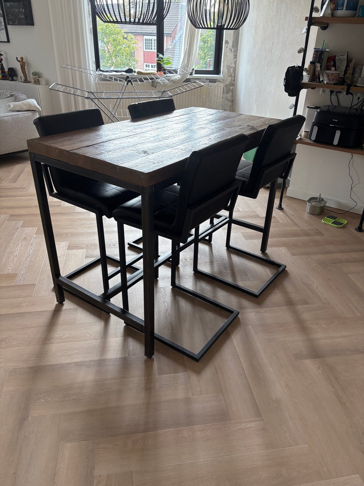 Massief grenen bartafel met metalen onderstel, Huis en Inrichting, Gebruikt, 50 tot 100 cm, 150 tot 200 cm, Ophalen of Verzenden