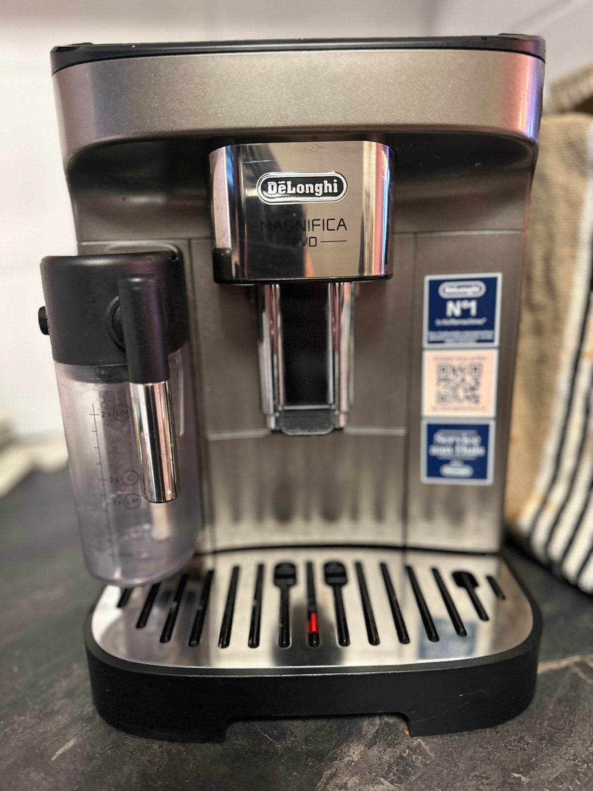 delonghi magnifica, Ophalen of Verzenden, Zo goed als nieuw, Koffiemachine