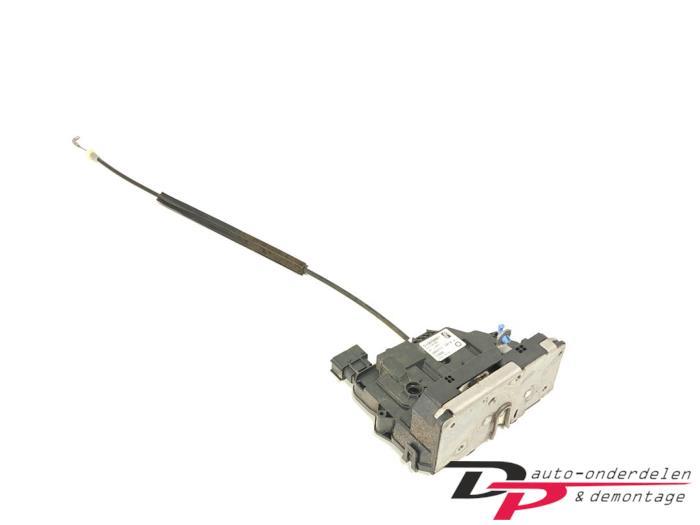 Deurslot Mechaniek 4Deurs rechts-voor van een Fiat Punto