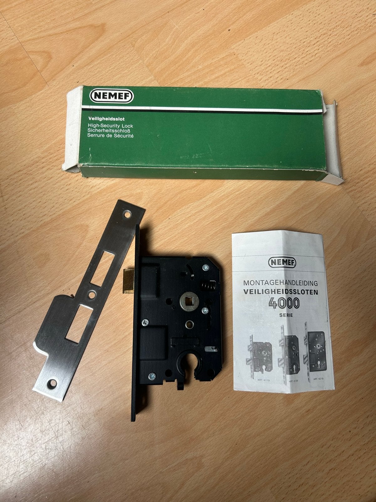 NEMEF Veiligheidsslot 4000 Serie - Nieuw in doos, Ophalen of Verzenden, Nieuw, IJzer, Slot