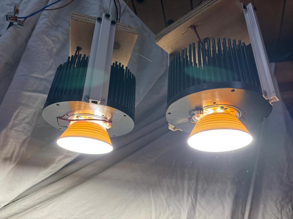 Led kweek lamp 2 stuks, Tuin en Terras, Kweekspullen, Ophalen of Verzenden, Zo goed als nieuw, Kweeklamp