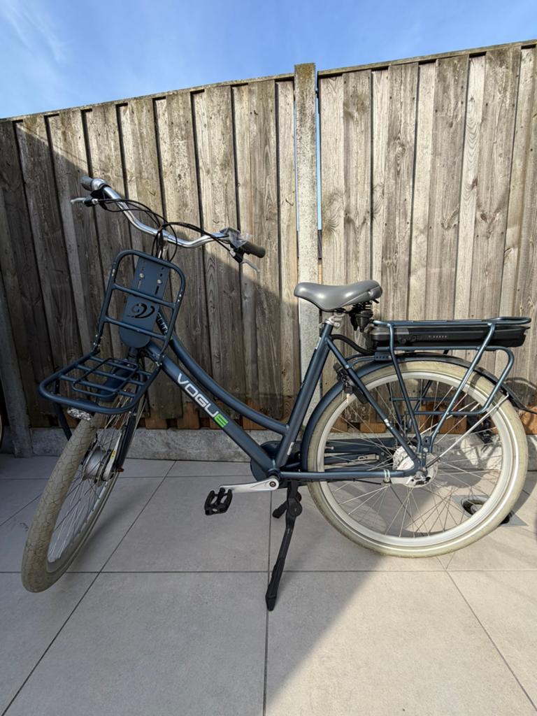 Te koop vogue elektriche fiets, Fietsen en Brommers, Fietsen | Dames | Omafietsen, Zo goed als nieuw, Ophalen of Verzenden