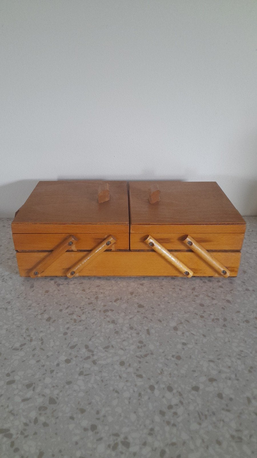 Te koop: vintage naaidoosje / borduurkistje, Ophalen of Verzenden