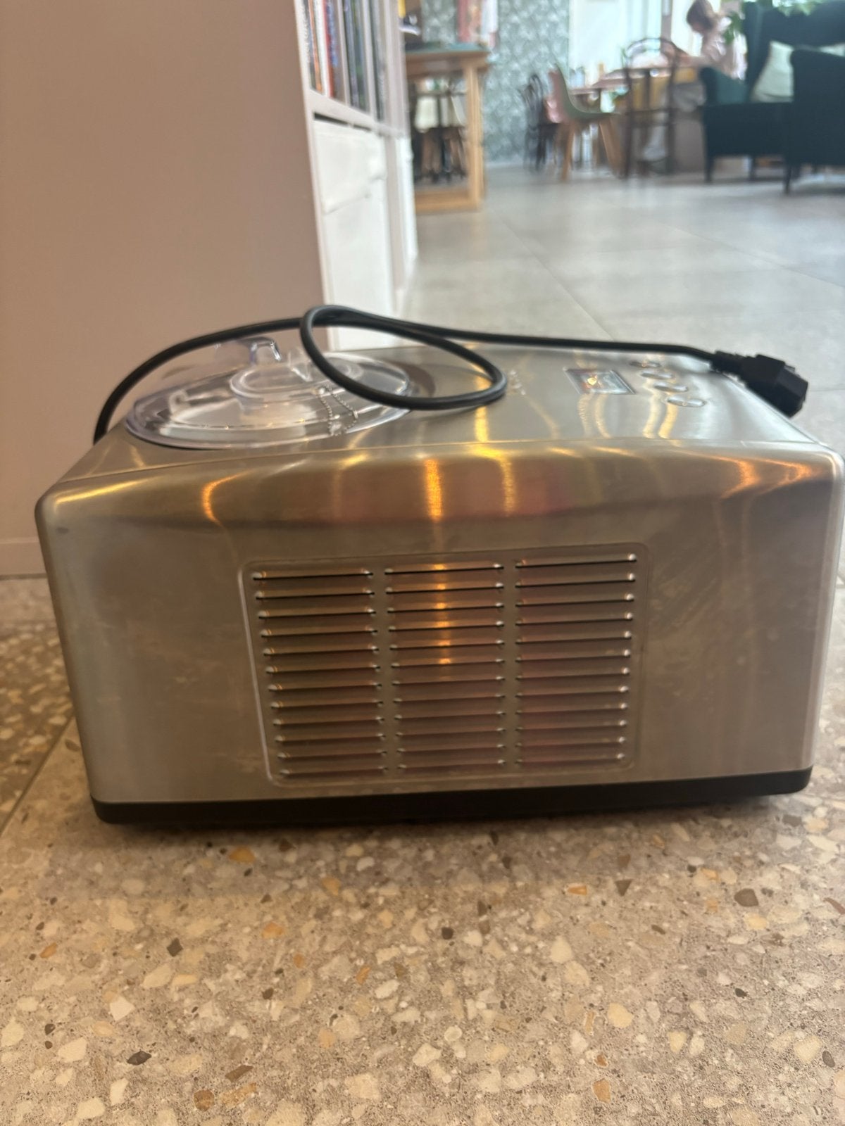 Gebruikte Domo ijsmachine met compressor, 1,5 liter, Ophalen, Gebruikt, Zelfvriezend