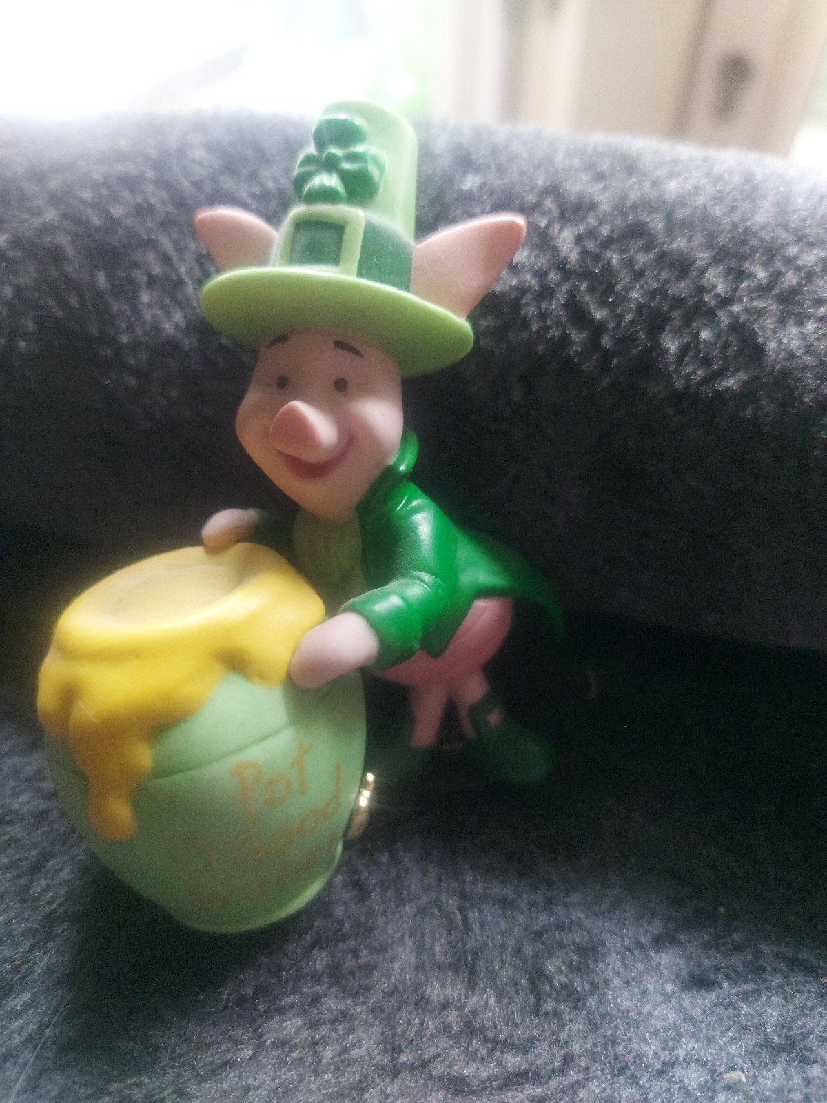 Knorretje Disney beeldje - St. Patrick's Day, Ophalen of Verzenden, Zo goed als nieuw