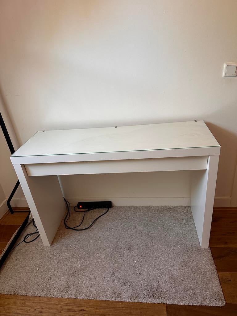 Wit bureau met glazen blad Malm, Ophalen, 120 cm, Zo goed als nieuw, IKEA