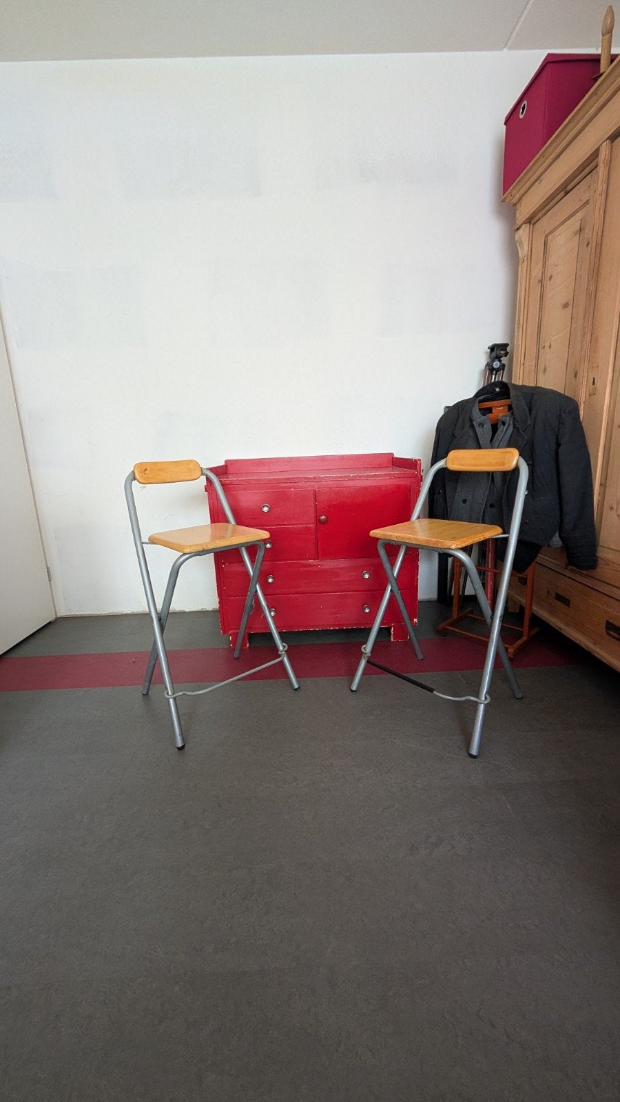 Twee handige inklapbare statafel stoelen, Ophalen, Gebruikt, Twee, Overige kleuren