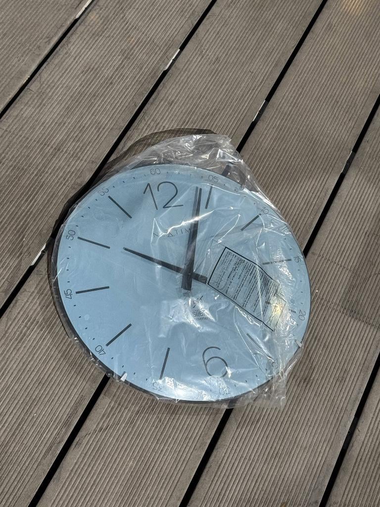Nieuwe NeXtime design klok lichtblauw, Ophalen of Verzenden, Nieuw, Analoog, Wandklok