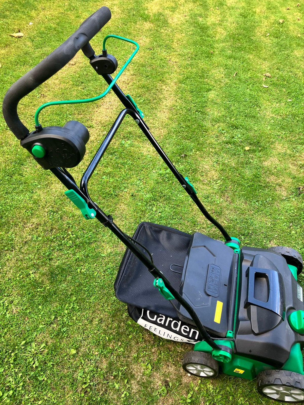 Garden Feelings Elektrische verticuteermachine met Opvangzak, Ophalen, Gebruikt, Elektrisch