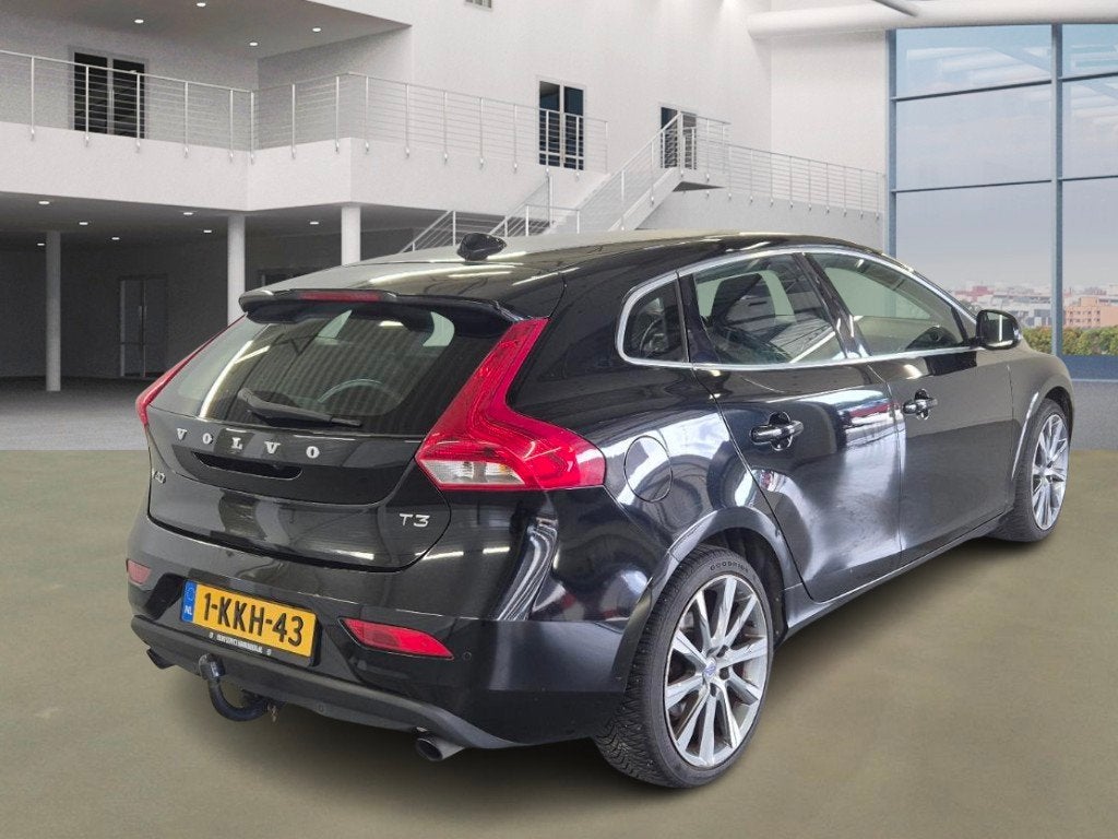 Volvo V40 1.6 T3 Momentum AIRCO CRUISE NAVI PDC TREKHAAK, Auto's, Voorwielaandrijving, Gebruikt, 4 cilinders, 150 pk