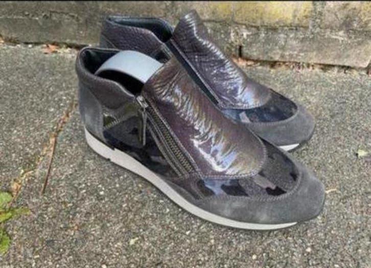 DL Sport grijze sneakers maat 41 . ZGAN, Kleding | Dames, Schoenen, Ophalen of Verzenden, Grijs, Sneakers of Gympen, Zo goed als nieuw