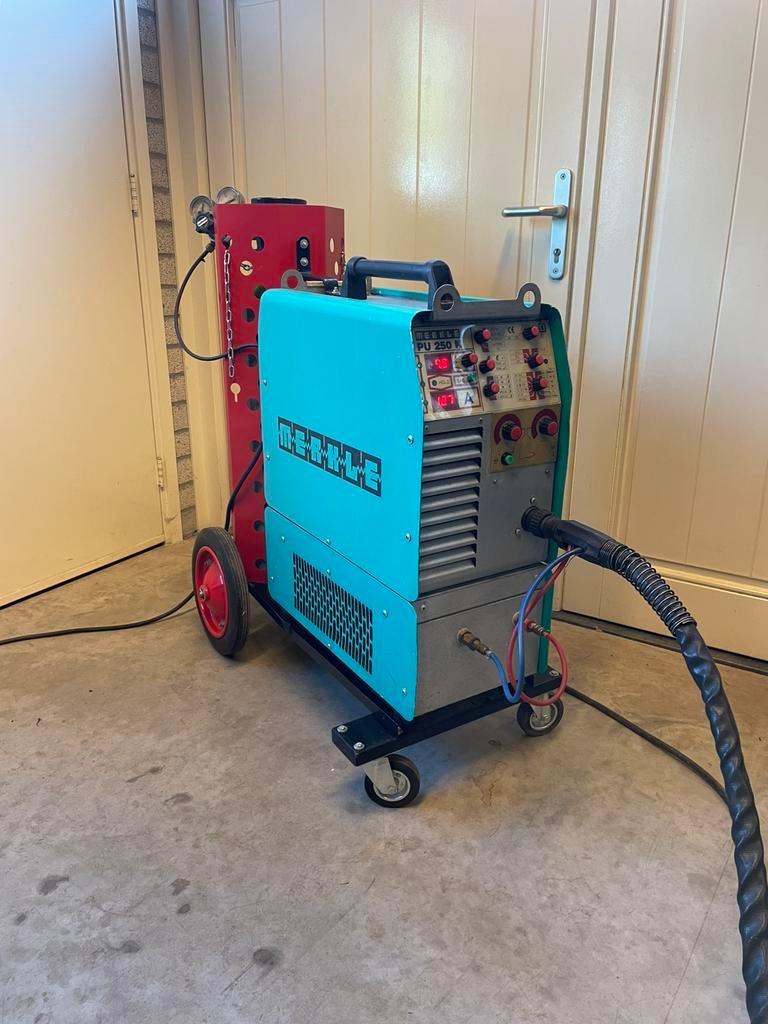 Merkle MIG MAG Dubbel puls lasapparaat, 250 A, Ophalen, Zo goed als nieuw, 250 ampère of meer, Co2