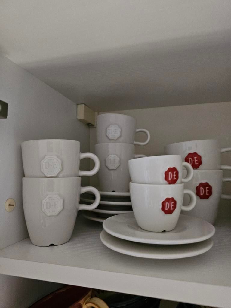Douwe Egberts kopjes enz., Ophalen of Verzenden, Porselein, Overige stijlen, Kop(pen) en/of Schotel(s)