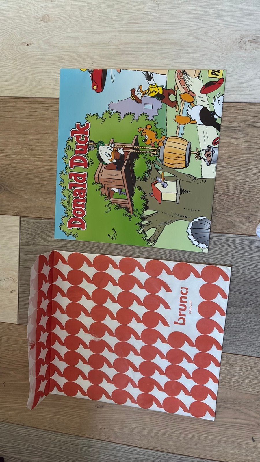 Donald Duck poster - nieuw in Bruna papieren zak - disney, Rechthoekig Staand, Nieuw, Ophalen of Verzenden, A1 t/m A3