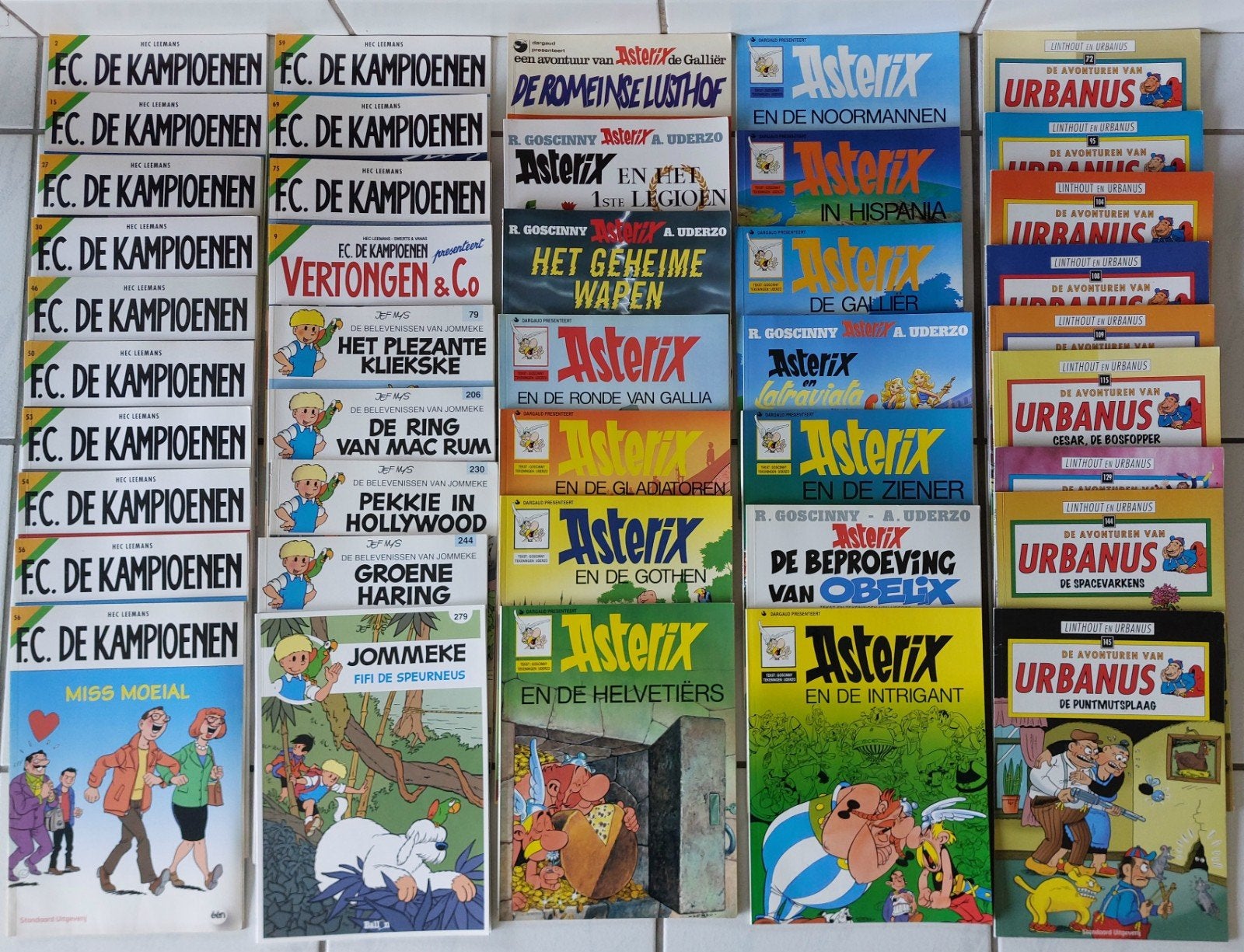 Strips Jommeke Fc de Kampioenen Urbanus Asterix, Boeken, Meerdere stripboeken, Ophalen of Verzenden, Zo goed als nieuw