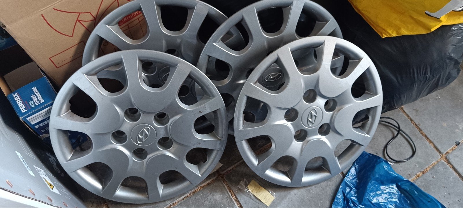 Hyundai wieldoppen  15 inch - Set van 4, Ophalen, Zo goed als nieuw