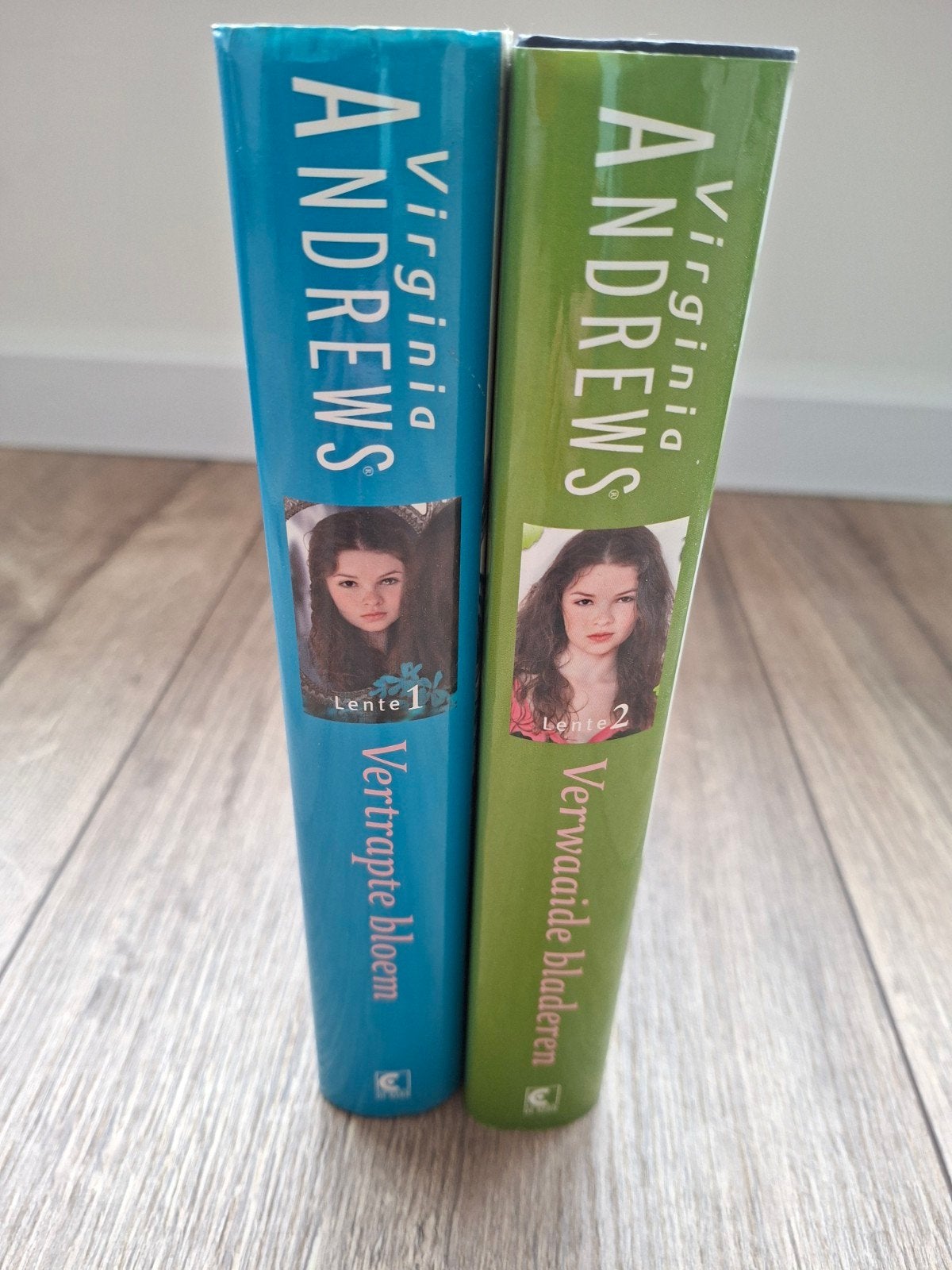 Virginia Andrews De 2 Delige Lente Serie, Ophalen of Verzenden, Zo goed als nieuw