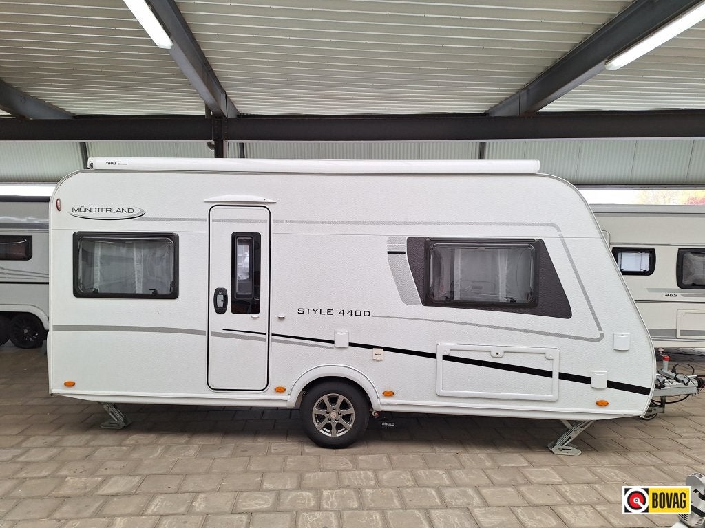 LMC Style 440 D MOVER EN CASSETTE LUIFEL, Schokbreker, Rondzit, Bedrijf, 4 tot 5 meter