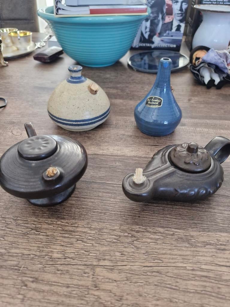 4 keramieken olie lampjes., Ophalen of Verzenden, Zo goed als nieuw, Overige materialen, Minder dan 25 cm