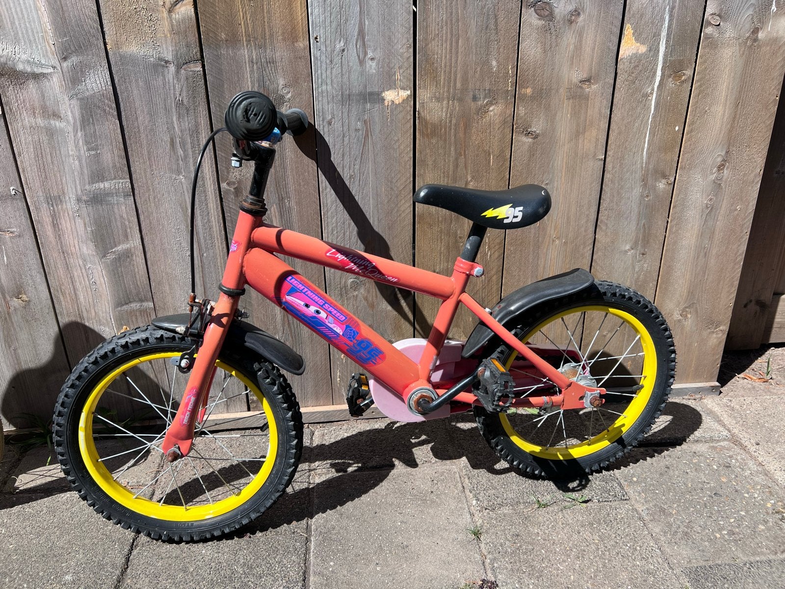 Kinderfiets Cars Lightning McQueen 16 inch, Ophalen of Verzenden, Gebruikt, Velgrem, Minder dan 16 inch