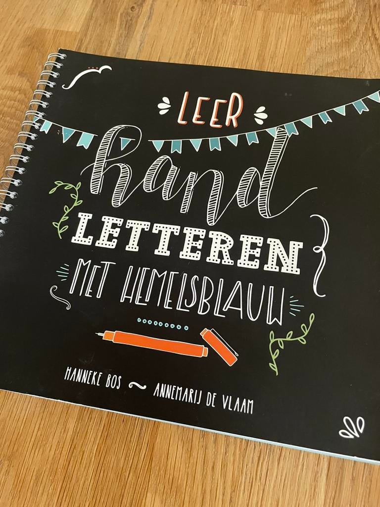 Boek Leer handletteren met Hemelsblauw, Ophalen, Zo goed als nieuw, Overige onderwerpen