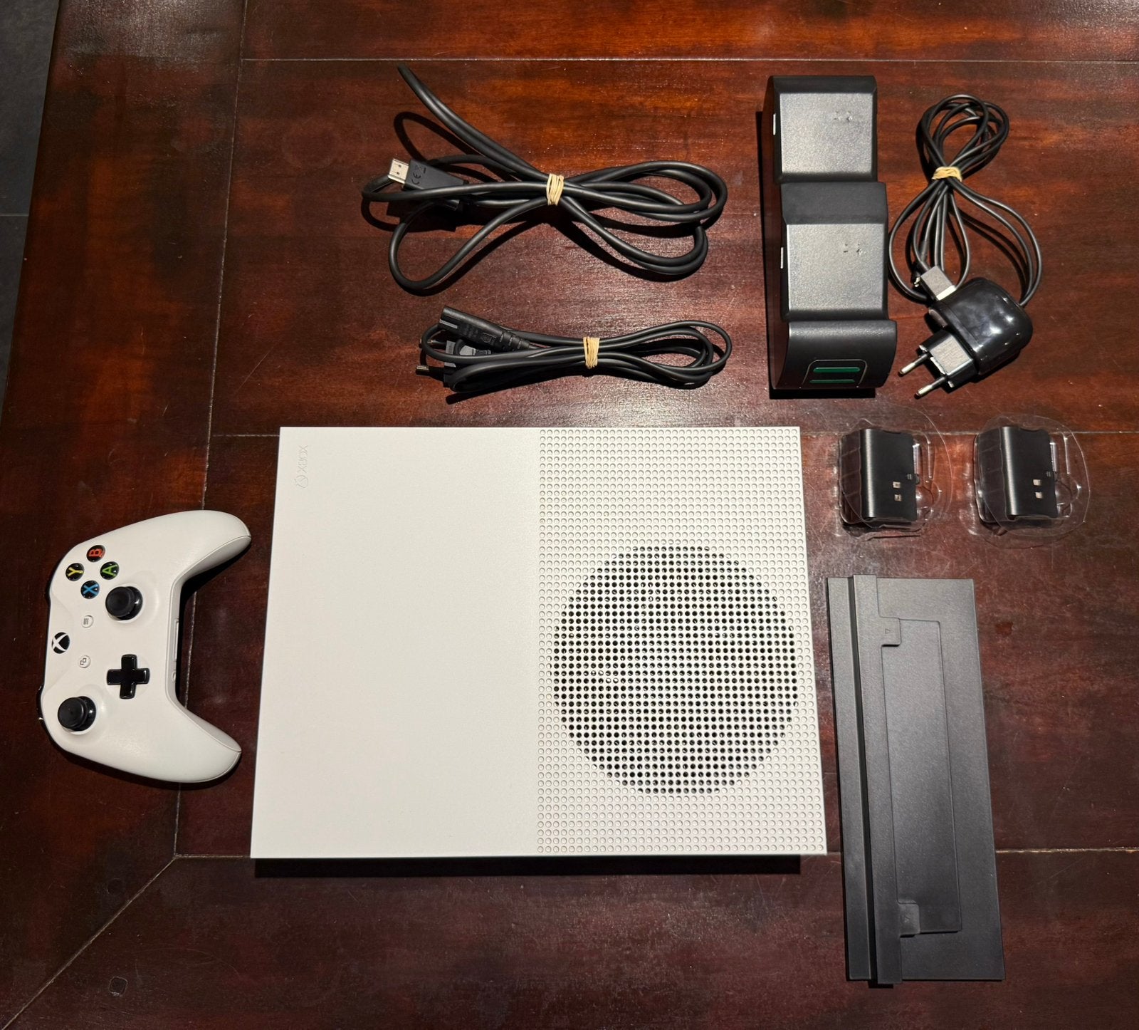 Xbox One S All-Digital 1TB en accessoires (zie omschrijving), Spelcomputers en Games, Verzenden, Met 2 controllers, Xbox One S All-digital