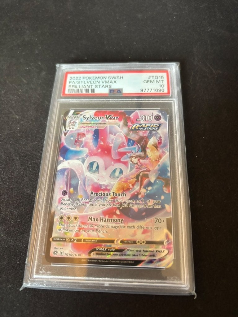 Foto 2 van Sylveon VMAX TG15 Brilliant Stars PSA 10 GEM MINT