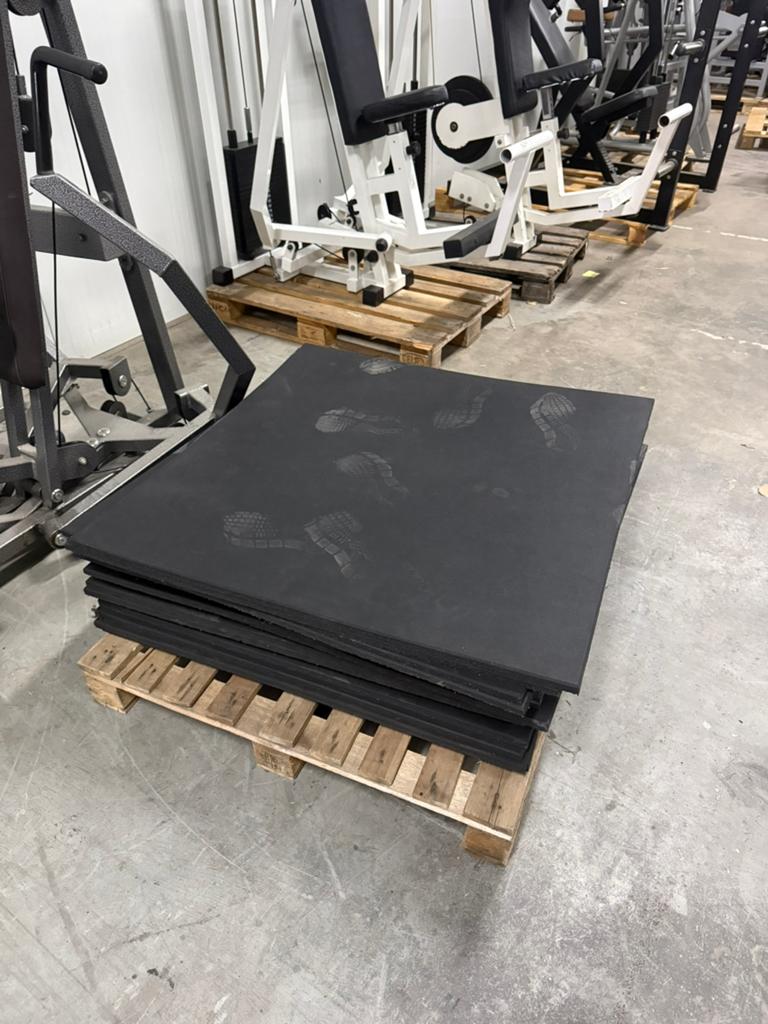 Rubberen vloertegels / 1m2 fitness tegels / speeltuin, Ophalen, Benen, Gebruikt, Onbekend