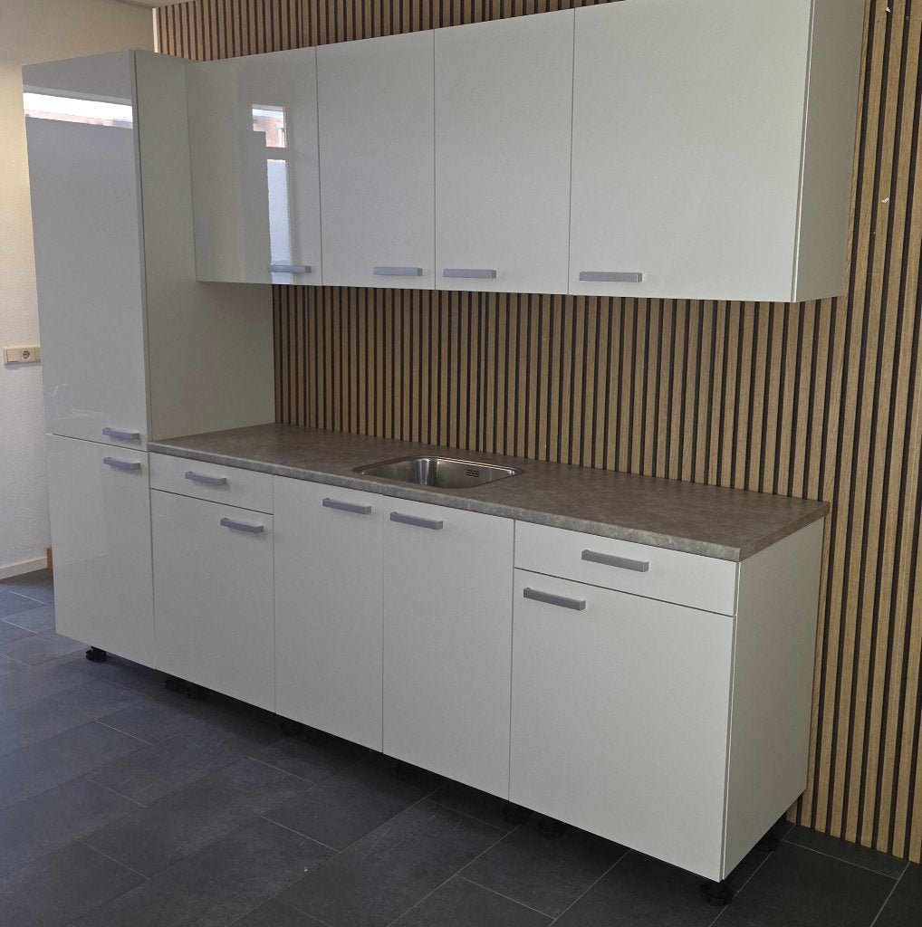 Luxe Q-Line ARTEGO Voorraad Keuken INCL. Koelkast / SALE, Huis en Inrichting, Wit, Nieuw, Enkelwandige keuken, Hoogglans of Gelakt