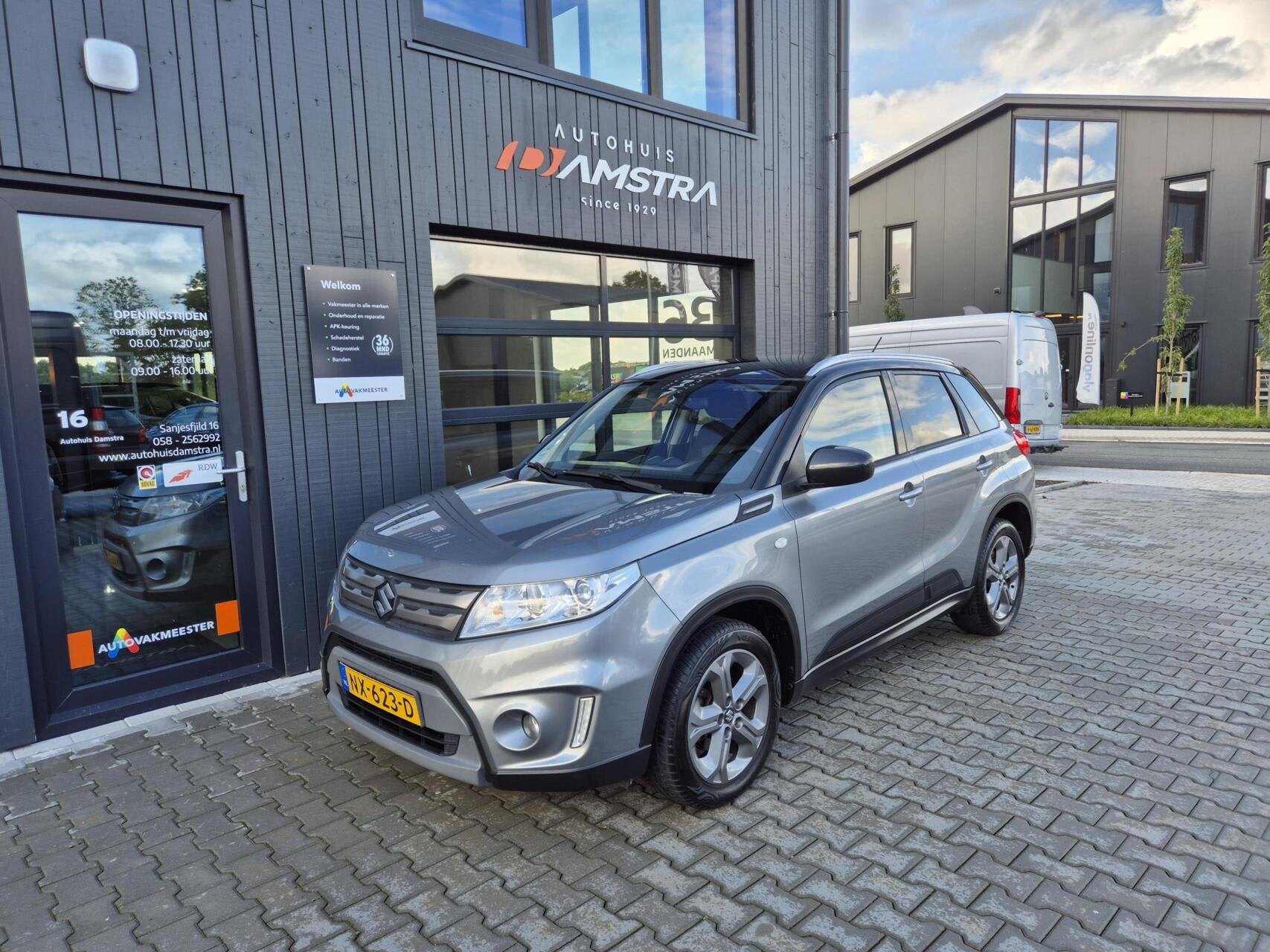 Suzuki Vitara 1.6 Exclusive Automaat|Trekhaak|Camera|Stoelve, Auto's, Gebruikt, Euro 6, 4 cilinders, 400 kg