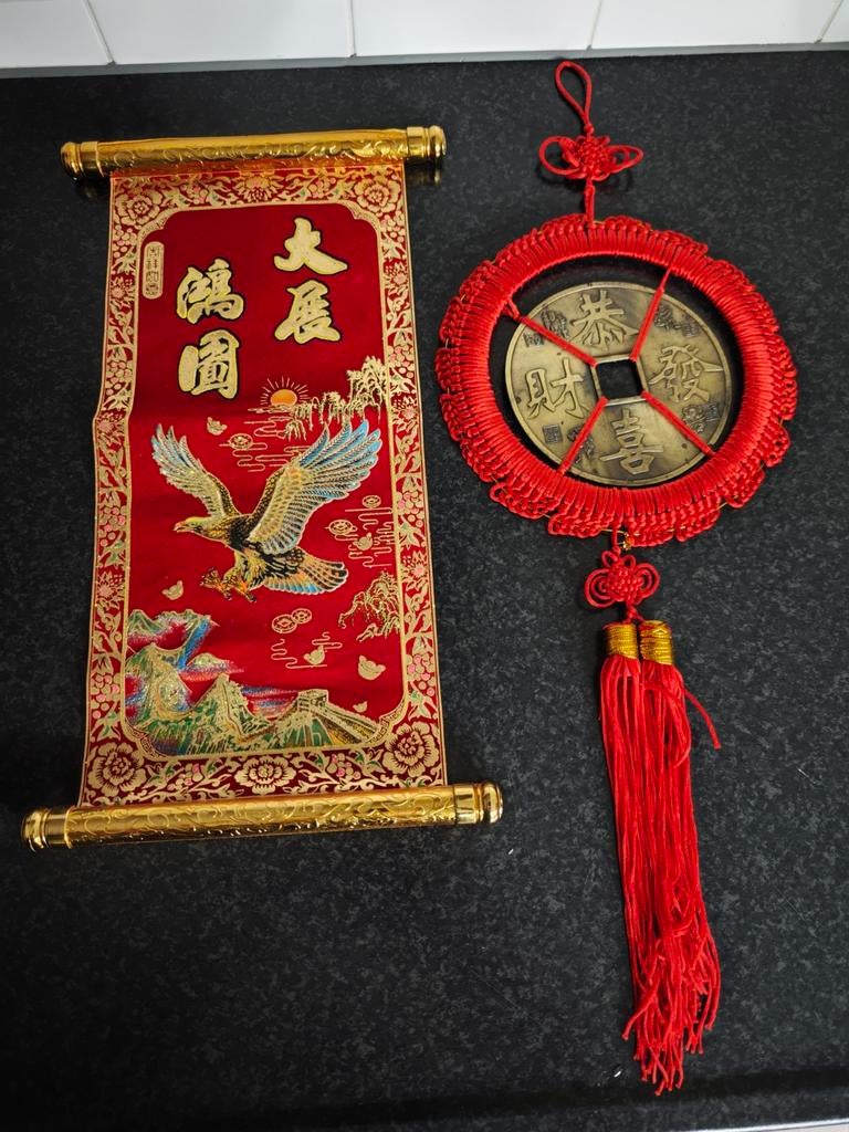 Chinese decoratie: Adelaar rol en geluksmunt, Antiek en Kunst, Ophalen