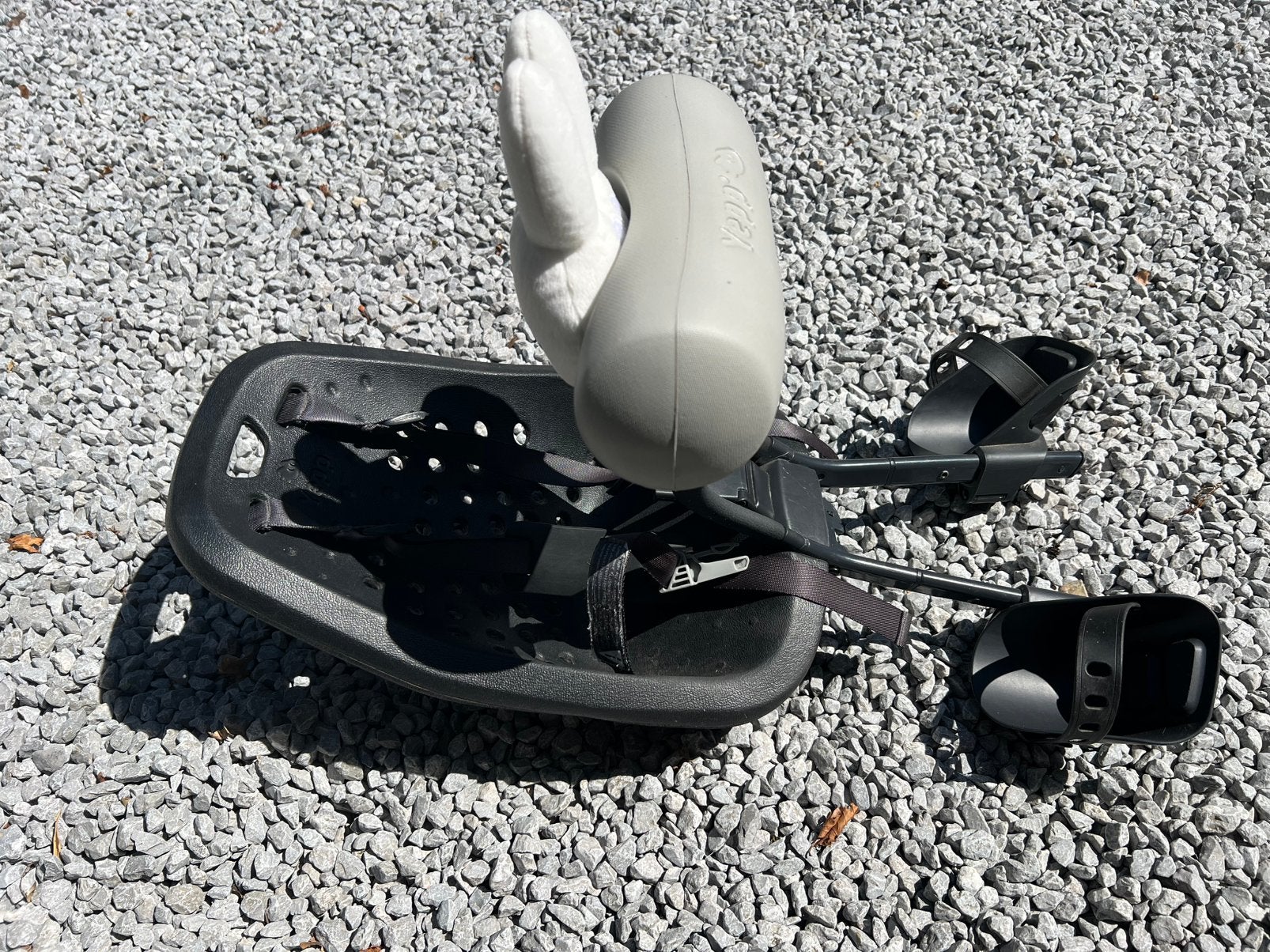 Thule Yepp Mini zwart fietsstoeltje, windscherm, hoofdsteun., Ophalen of Verzenden, Zo goed als nieuw, Voorzitje, Voetsteuntjes