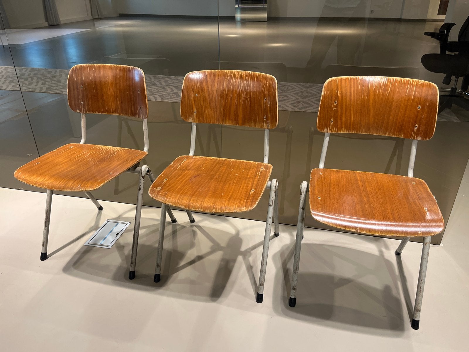 Set van 8 vintage stapelbare schoolstoelen - Van Dijk & Ko, Ophalen, Gebruikt, Bruin, Vijf, Zes of meer stoelen