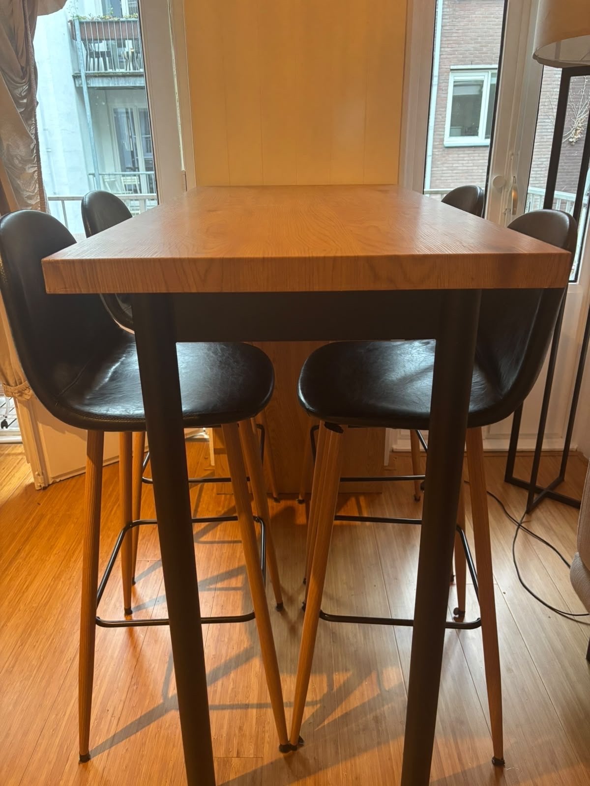 Houten Hoge Eettafel met 4 krukken, Huis en Inrichting, Ophalen, Gebruikt, 100 tot 150 cm, 50 tot 100 cm