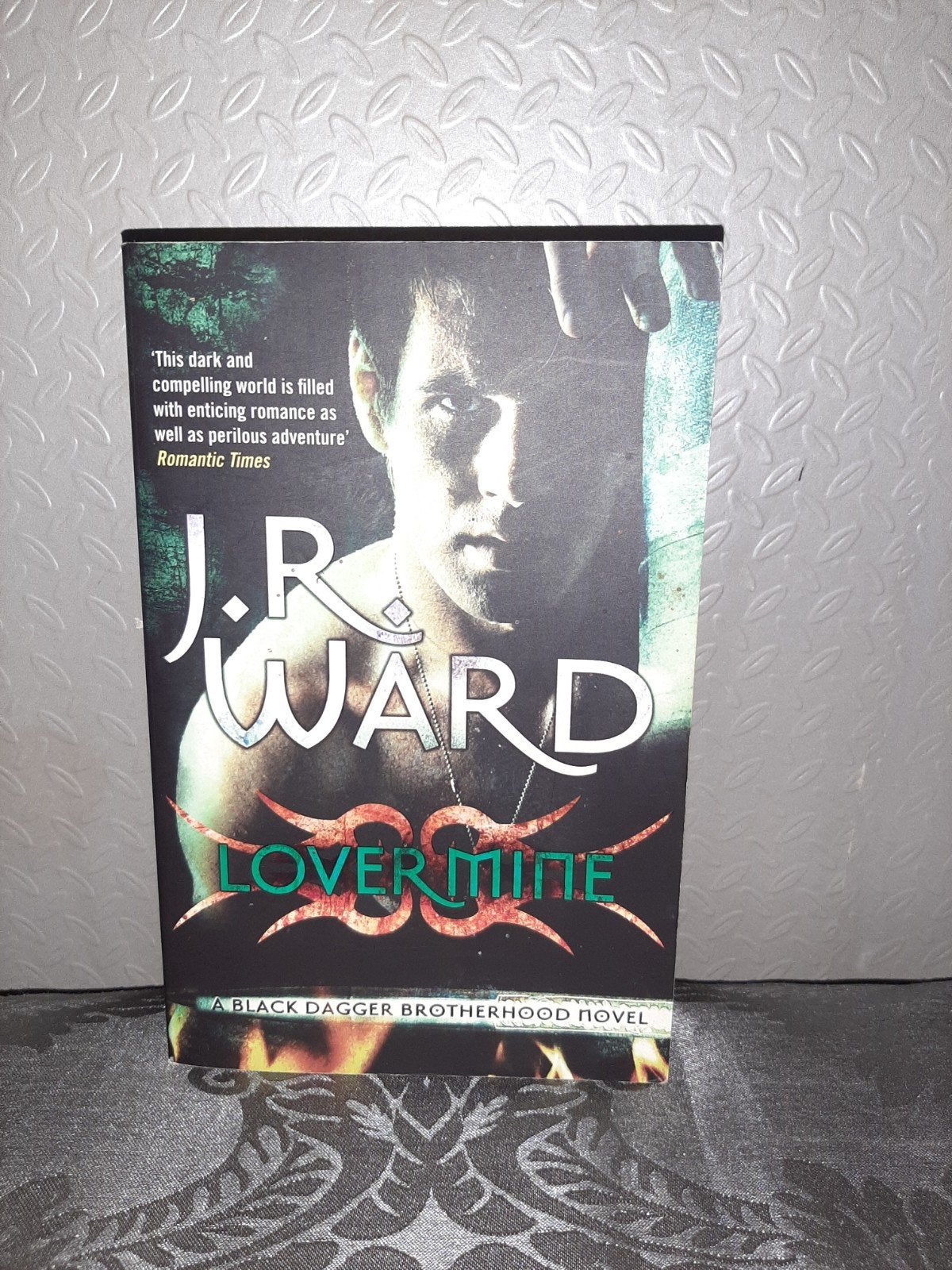 J.R. Ward - Lover Mine (Black Dagger Brotherhood), Ophalen of Verzenden, Gelezen, J.R. Ward, Europa overig